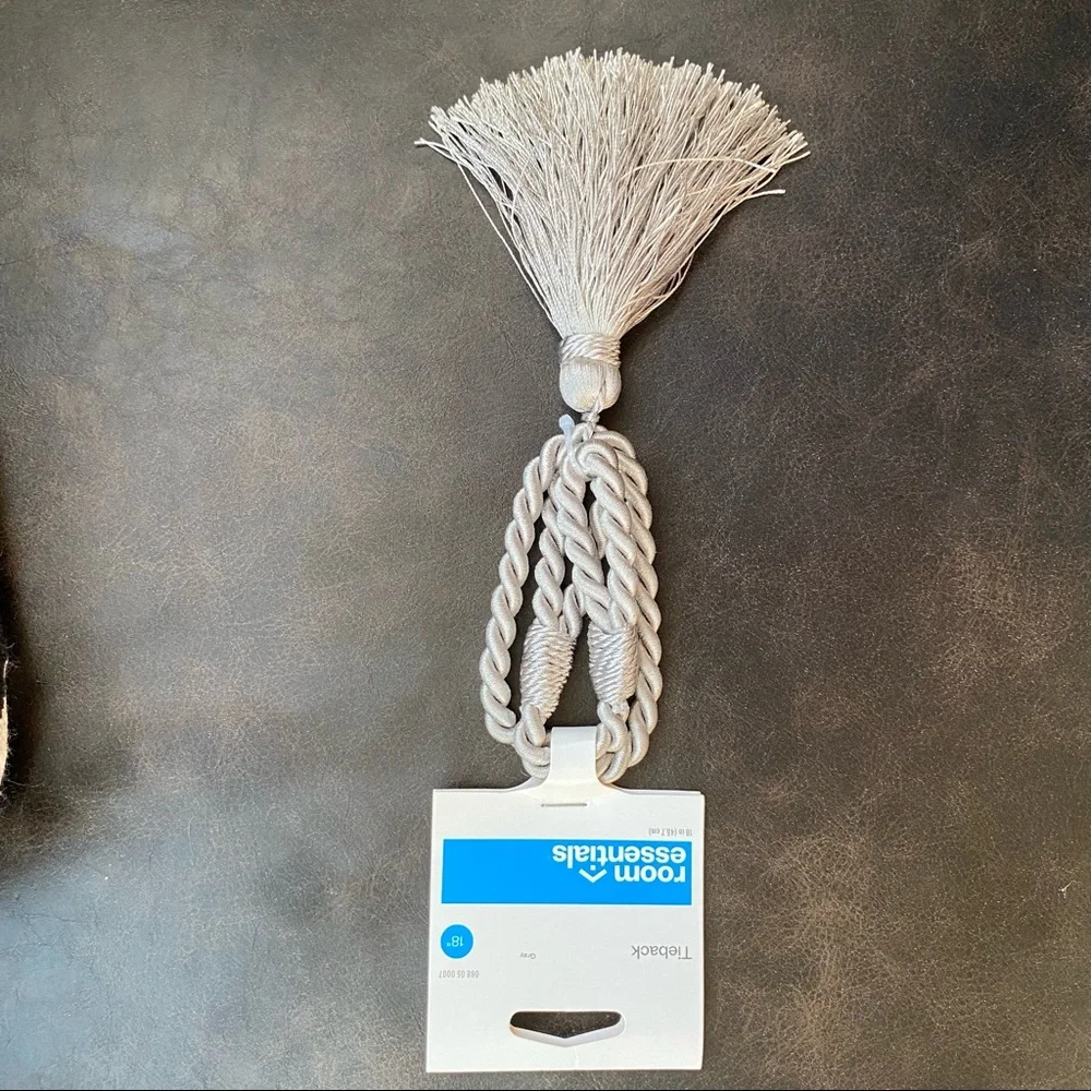 Room Essentials Gray Tassel 18